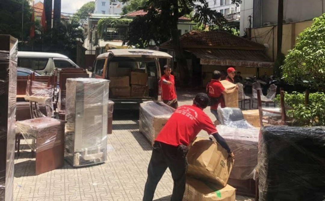 Xe tải chuyển nhà Thành Hưng xuất phát đúng lịch hẹn