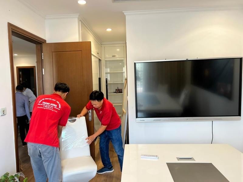 Gia đình lên kế hoạch chuyển nhà cùng nhân viên Thành Hưng