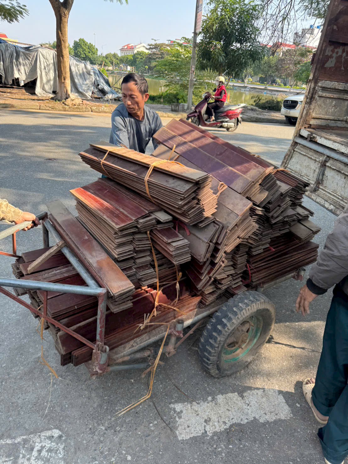 Thu mua sàn gỗ cũ tại Hà Nội